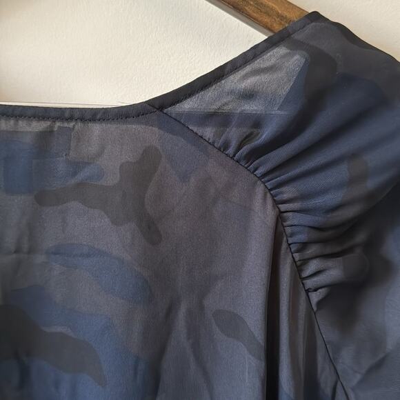 BANANA REPUBLIC SHEER CAMO PRINT CROSSOVER BLOUSE W/ 3/4 DROP SLEEVES MEDIUM - Picture 7 of 8